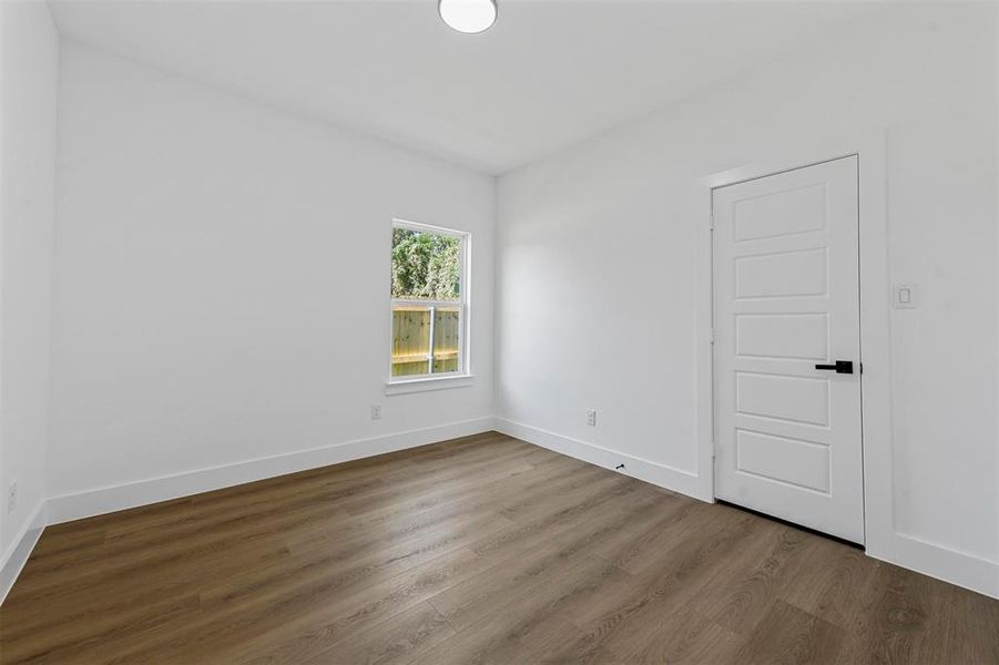 Spacious, unfurnished interior of a new home in , Dallas (Image 16).