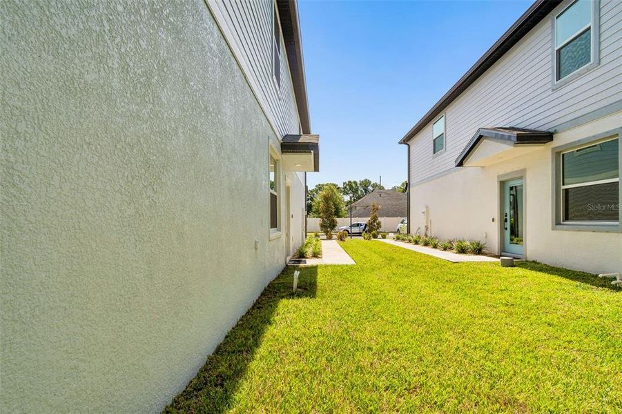Exterior details and patio area of a home in , Tampa (Image 31).