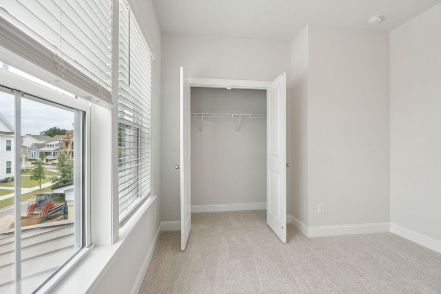 Spacious, unfurnished interior of a new home in Central Park, Charleston (Image 17).