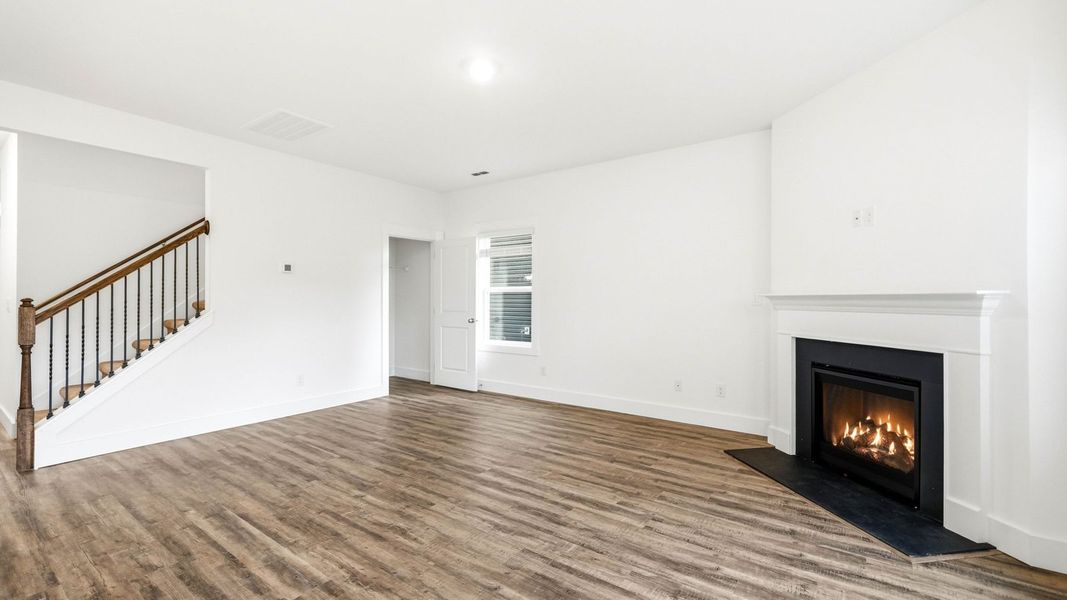 Spacious, unfurnished interior of a new home in Fieldcrest Acres, Blountville (Image 11).