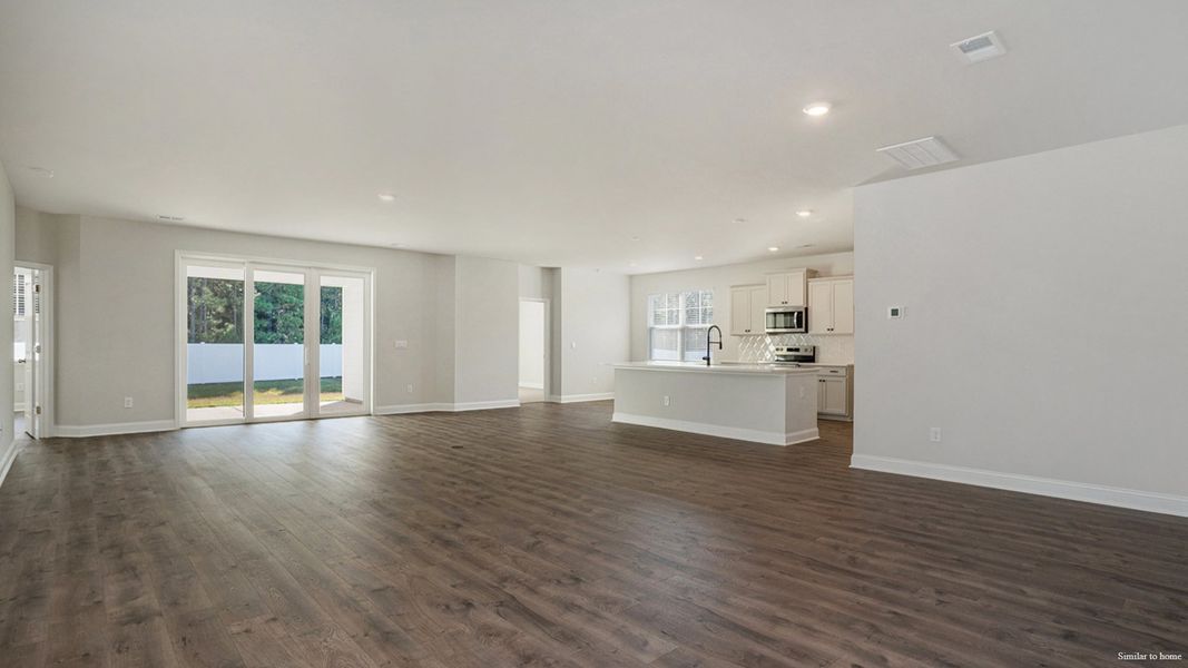 Spacious, unfurnished interior of a new home in Merchant Point, Jacksonville (Image 13).