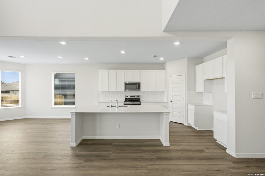 Furnished interior view inside a new home in Cinco Lakes, San Antonio (Image 14).