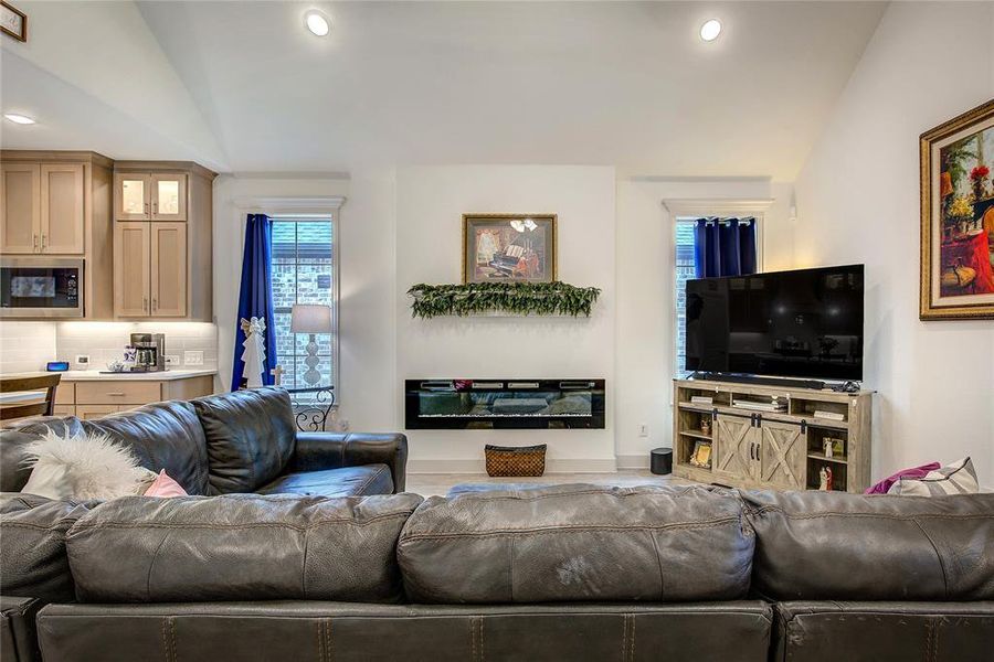 Furnished interior view inside a new home in , Lavon (Image 26).