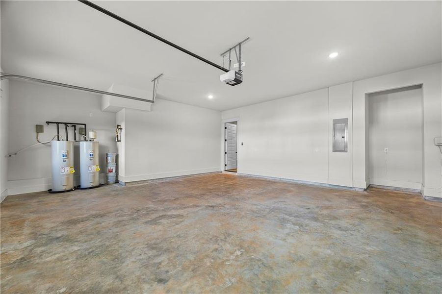 Spacious, unfurnished interior of a new home in , Monroe (Image 30).