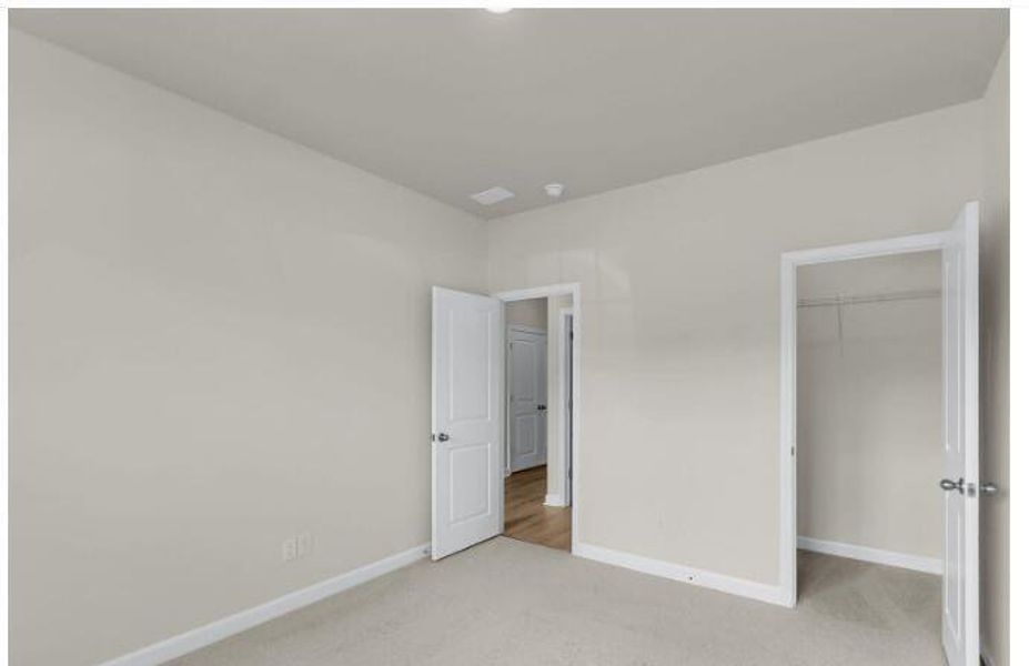 Spacious, unfurnished interior of a new home in , Ravenel (Image 10).