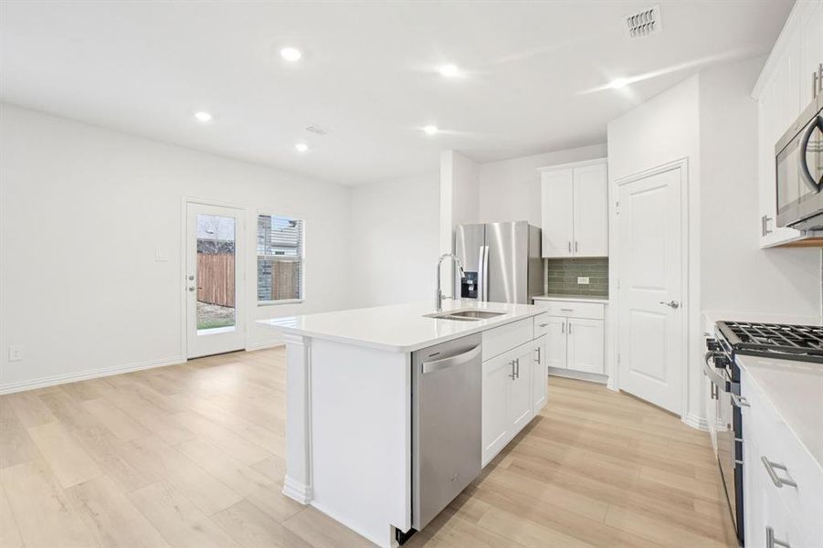 Photo is not of the actual home, but is an inspirational photo of builder’s model home and may depict options, furnishings, and/or decorator features that are not included. Photo is not of the actual home, but is an inspirational photo of builder’s model home and may depict options, furnishings, and/or decorator features that are not included.