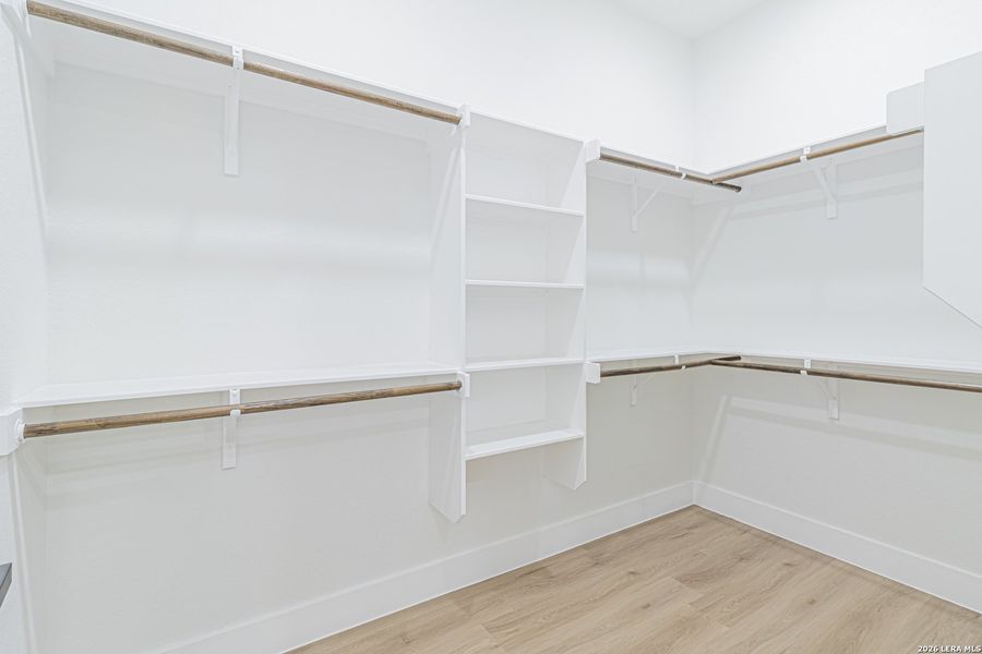 Spacious, unfurnished interior of a new home in , San Antonio (Image 15).