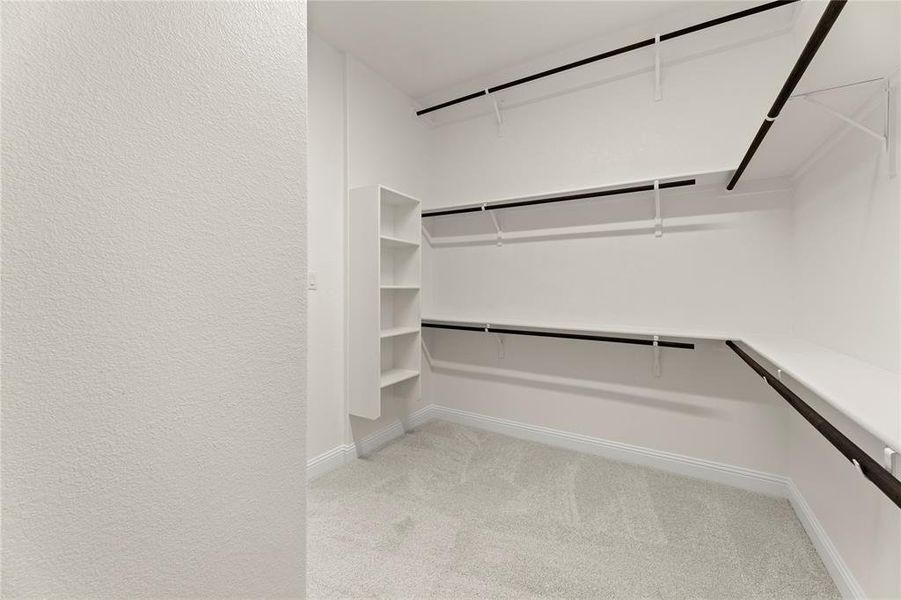 Spacious, unfurnished interior of a new home in River Ranch, Van Alstyne (Image 21).