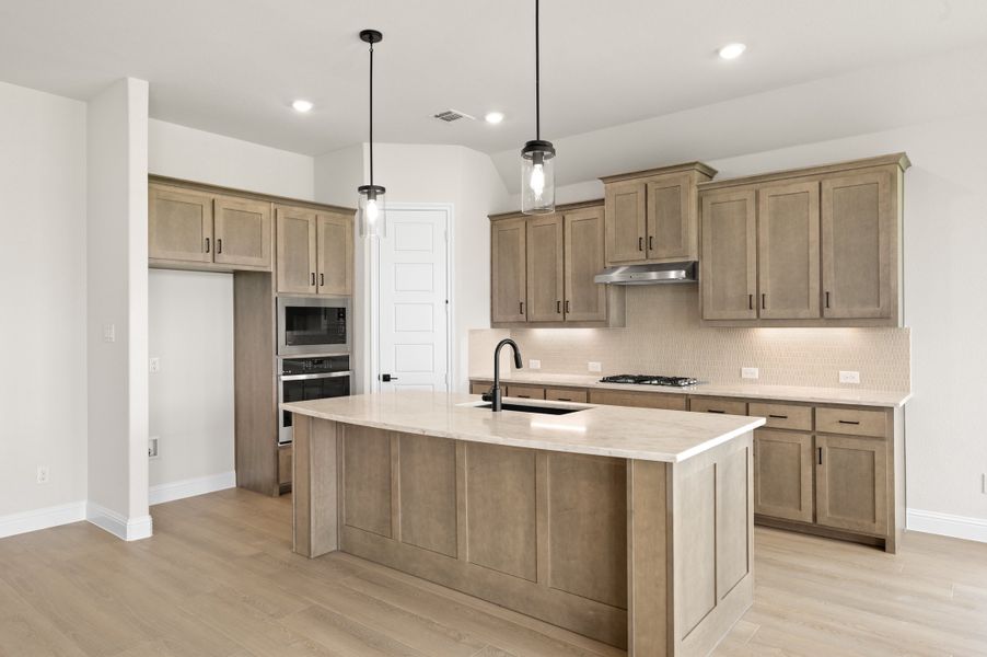 Furnished interior view inside a new home in Myrtle Creek, Waxahachie (Image 6).