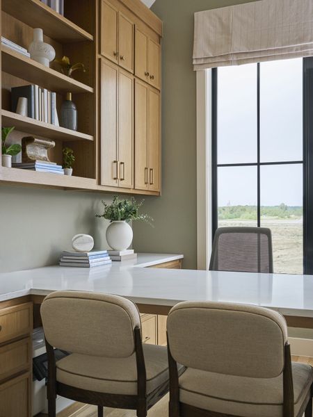 Representative furnished interior of a home built from the Lakeside - SH 5434 by Shaddock Homes in Furst Ranch, Argyle (Image 43).