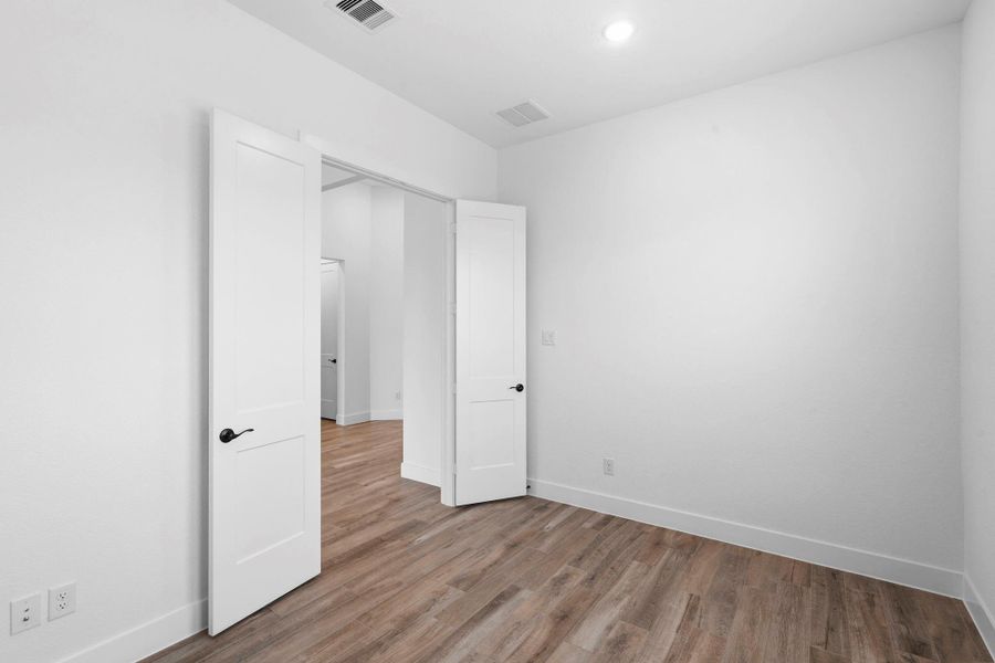 Spacious, unfurnished interior of a new home in Briarley, Montgomery (Image 18).