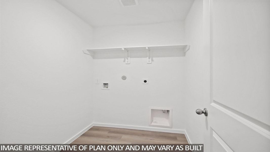 Spacious, unfurnished interior of a new home in Sunterra, Katy (Image 17).