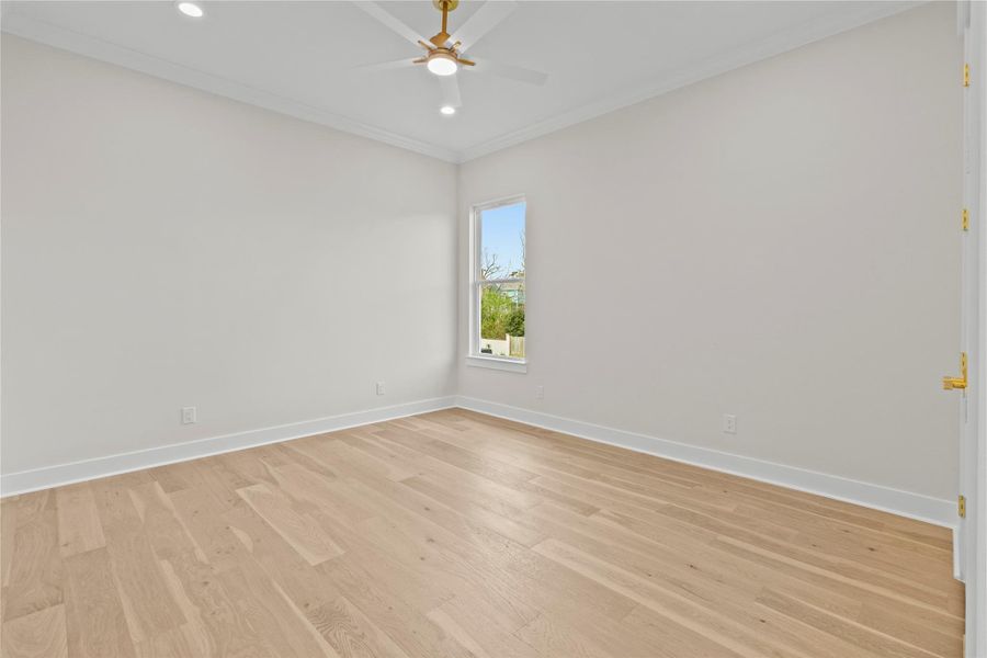Spacious, unfurnished interior of a new home in , Kemah (Image 17).