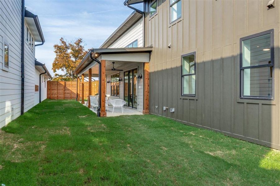 Exterior details and patio area of a home in , Dallas (Image 25).