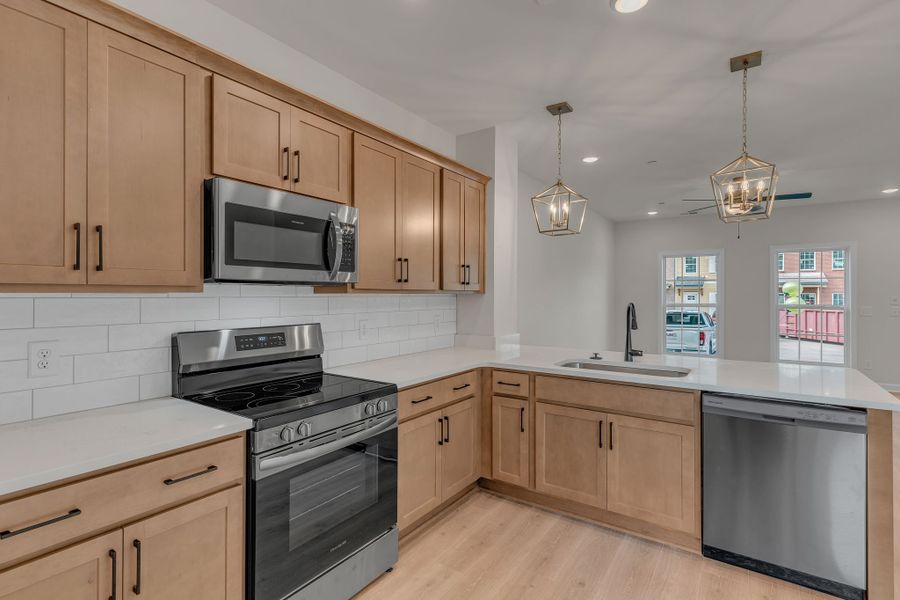 Furnished interior view inside a new home in Oxford Station, Gallatin (Image 7).