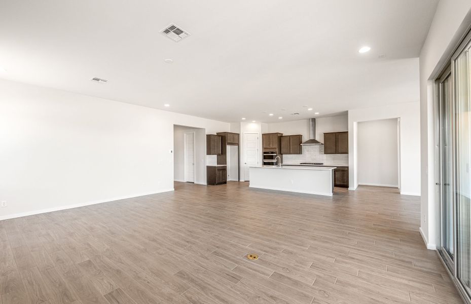 Spacious, unfurnished interior of a new home in Soleo, San Tan Valley (Image 23).