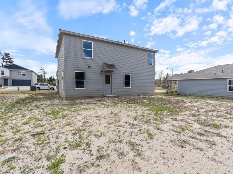 Exterior details and patio area of a home in Shirey Forest - Branches, Lufkin (Image 3).