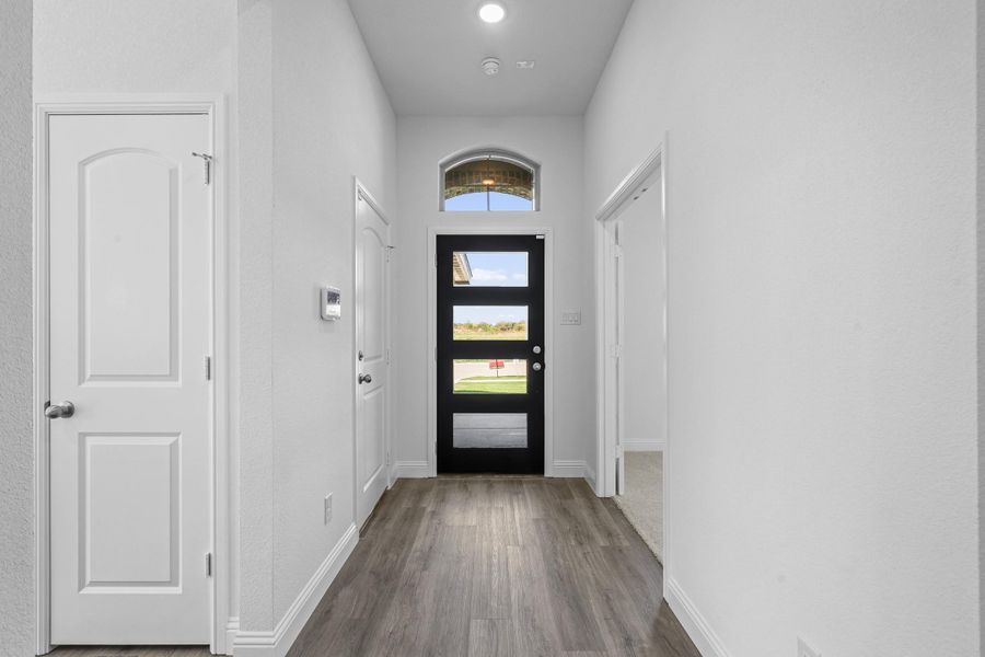 Representative furnished interior of a home built from the Hanover by Cheldan Homes in Craftsmen's Corner, Cleburne (Image 39).