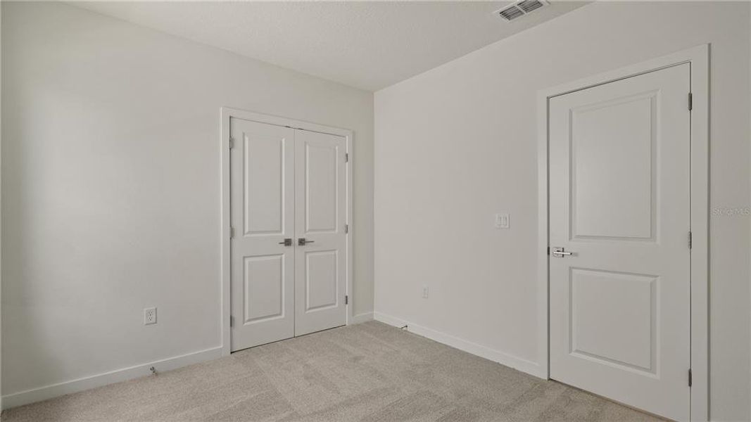 Spacious, unfurnished interior of a new home in Hamilton Bluff, Lake Hamilton (Image 13).