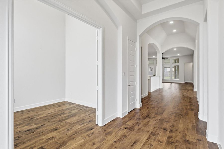 Welcome in. This home is in pristine condition with a neutral pallet just waiting for you to make it your own.