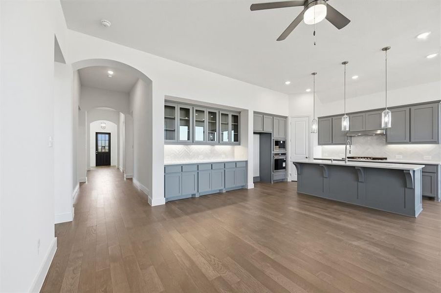 Spacious, unfurnished interior of a new home in Wildridge, Oak Point (Image 10).