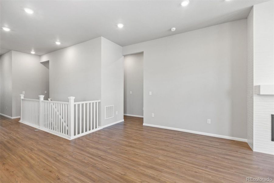 Spacious, unfurnished interior of a new home in , Golden (Image 25).