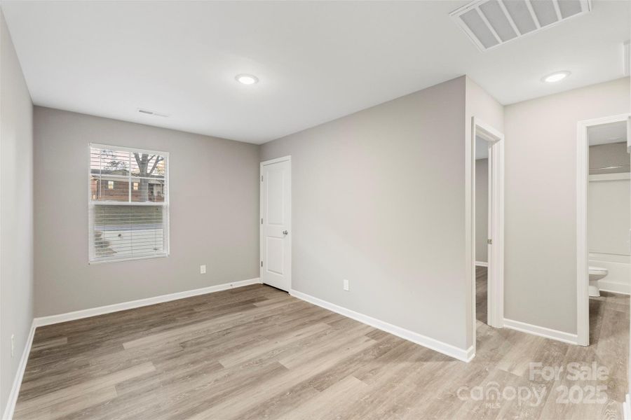 Spacious, unfurnished interior of a new home in , Salisbury (Image 32).