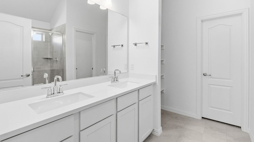 Furnished interior view inside a new home in Creeks Crossing, Elgin (Image 10).