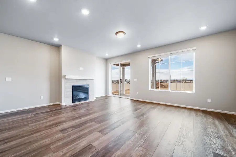 Spacious, unfurnished interior of a new home in The Reserve at Green Valley Ranch, Aurora (Image 15).