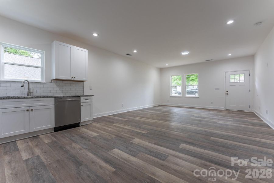 Spacious, unfurnished interior of a new home in , Gastonia (Image 24).
