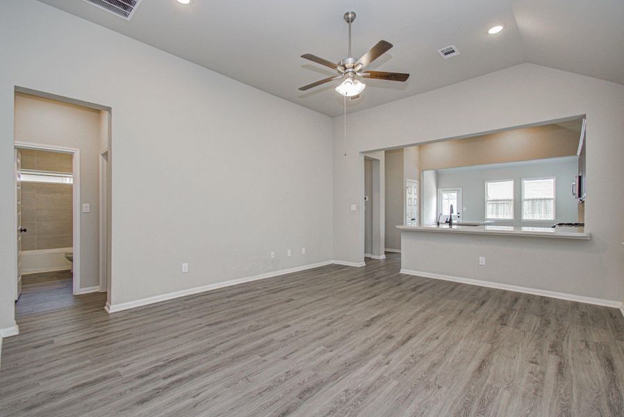Spacious, unfurnished interior of a new home in The Landing, New Caney (Image 20).