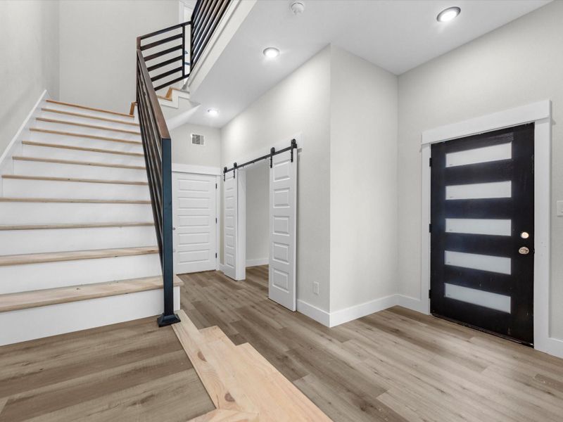 Spacious, unfurnished interior of a new home in , Houston (Image 12).