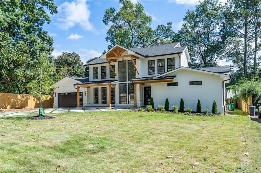 Exterior details and patio area of a home in , Brookhaven (Image 27).