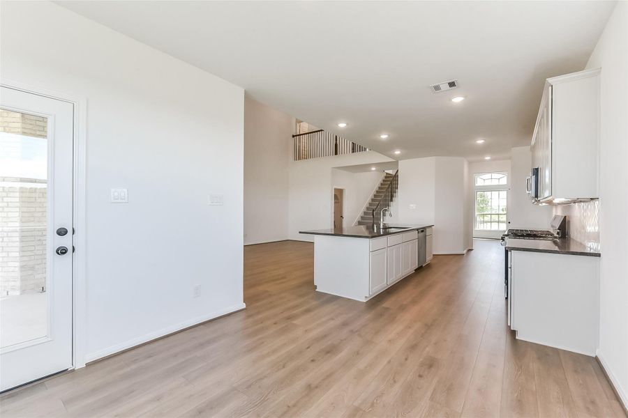 Furnished interior view inside a new home in River Ranch Meadows, Dayton (Image 17).