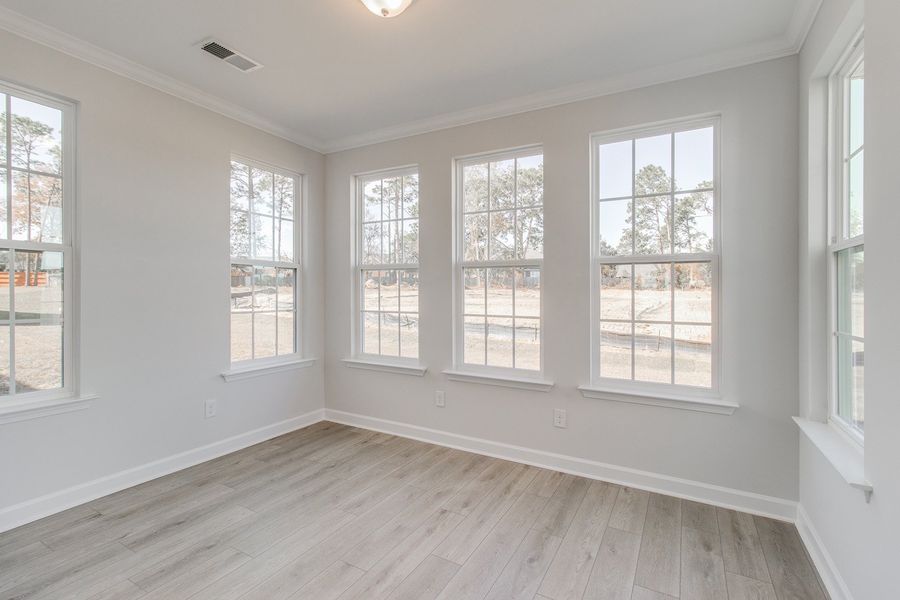 Spacious, unfurnished interior of a new home in Hendrix Farms, Lexington (Image 24).