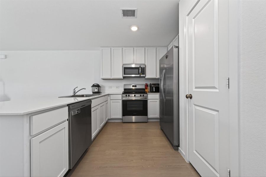 Furnished interior view inside a new home in Indian Springs, Crosby (Image 11).