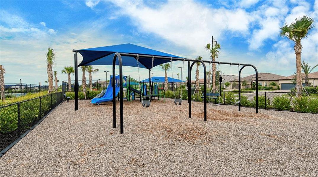 Community amenities in , Nokomis (Image 71).