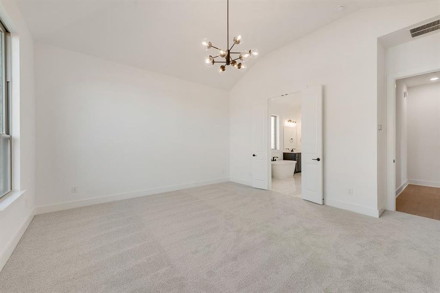 Spacious, unfurnished interior of a new home in Quail Hollow, Rockwall (Image 33).