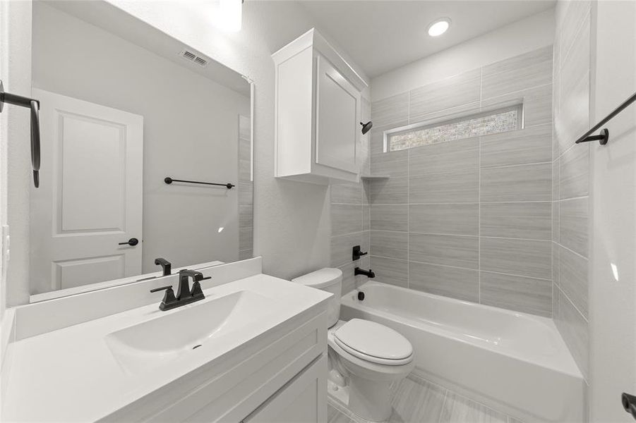 1503 Robinson  2ND Bath