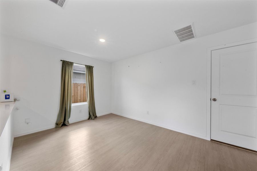 Spacious, unfurnished interior of a new home in , New Caney (Image 17).