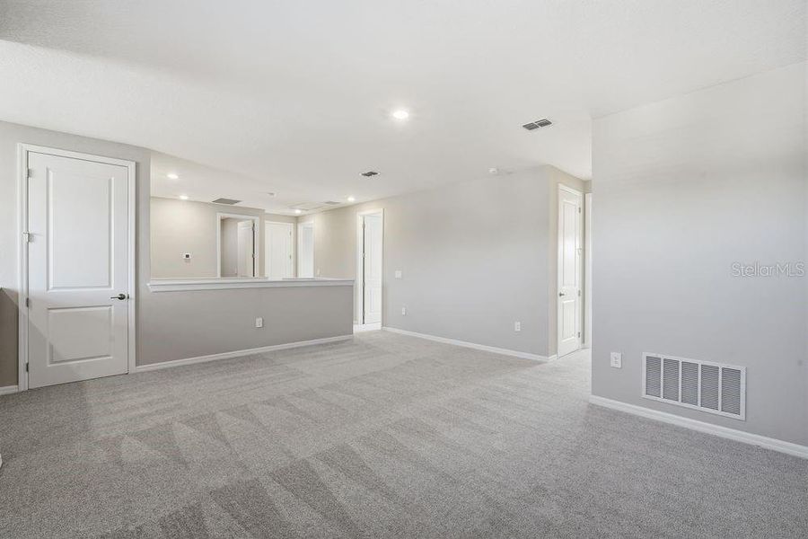 Spacious, unfurnished interior of a new home in Indigo Creek, Apollo Beach (Image 20). Spacious, unfurnished interior of a new home in Indigo Creek, Apollo Beach (Image 20).