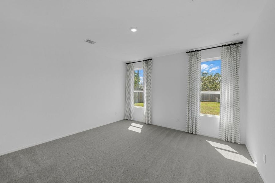 Spacious, unfurnished interior of a new home in Riverwood Ranch, Angleton (Image 18).