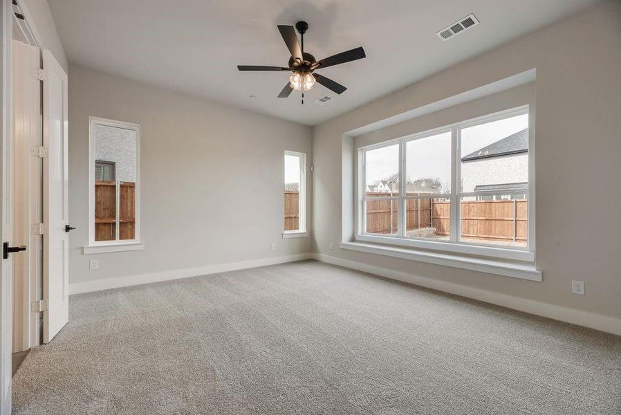 Spacious, unfurnished interior of a new home in Providence Cove, McKinney (Image 24).