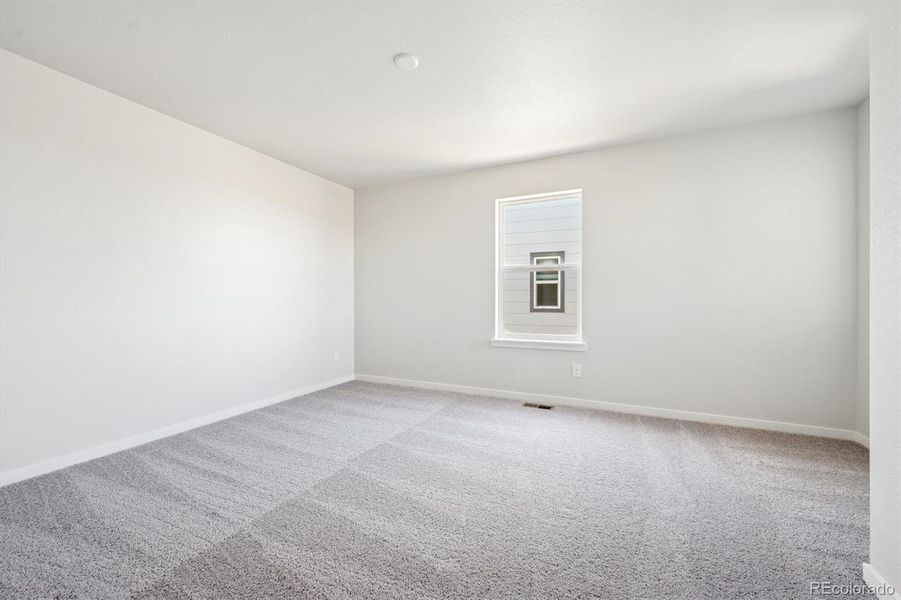 Spacious, unfurnished interior of a new home in Windler, Aurora (Image 13).