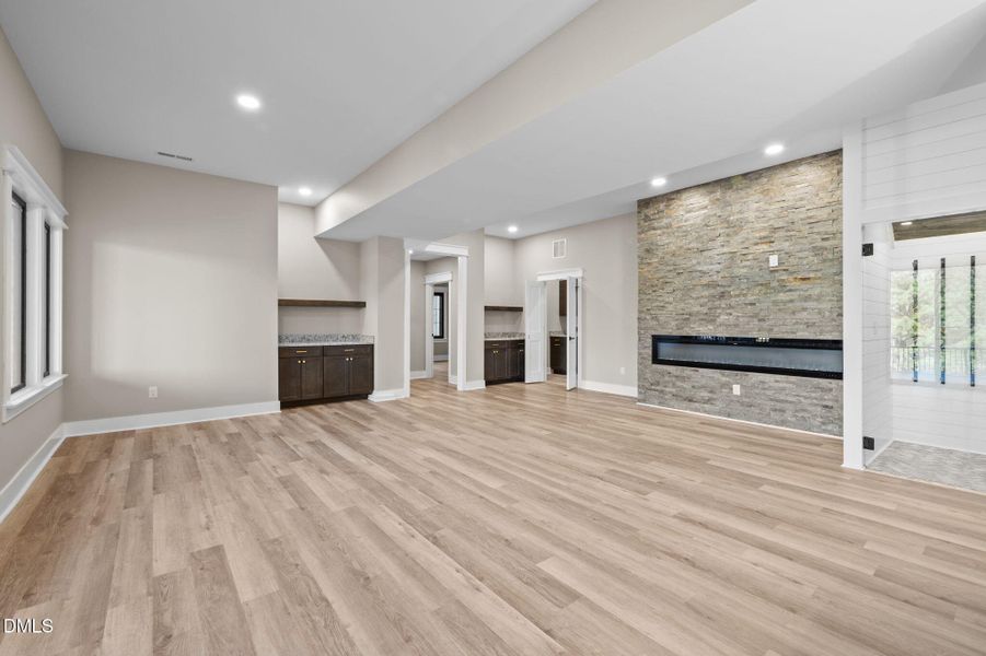 67-web-or-mls-P1095804