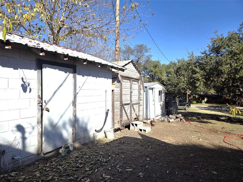Sheds and workshops. Laundry is in the first one.