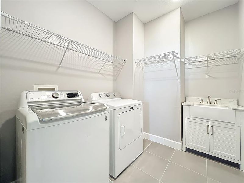 Furnished interior view inside a new home in , Winter Garden (Image 6).