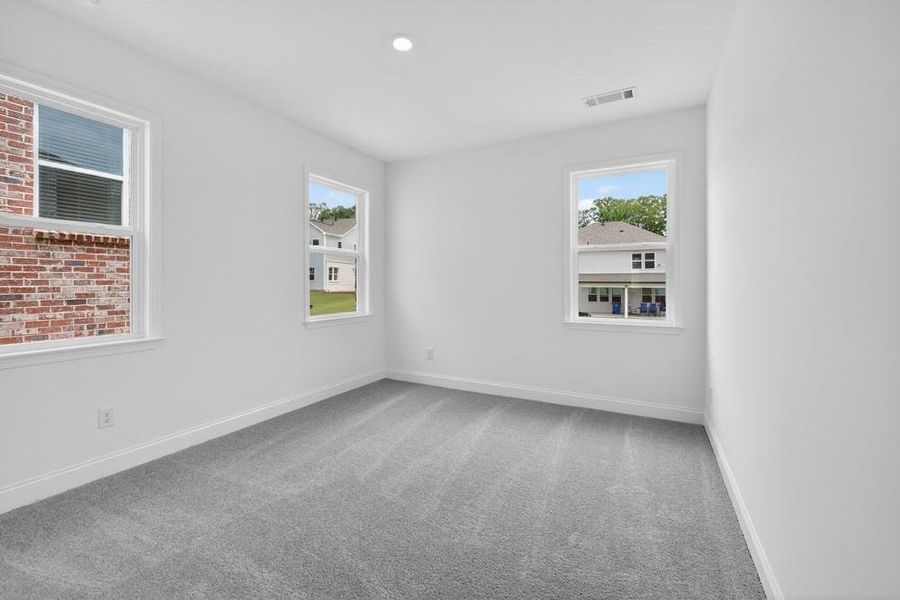 Spacious, unfurnished interior of a new home in Auburn Glen, Dacula (Image 30).