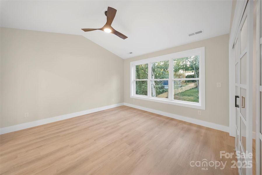 Spacious, unfurnished interior of a new home in , Asheville (Image 27).