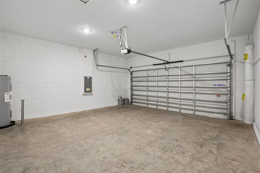 Spacious, unfurnished interior of a new home in Berry Bay, Wimauma (Image 33).